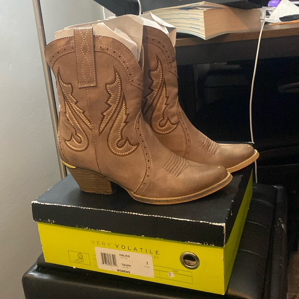 Taupe Very Volatile Cowboy Booties, Women’s, size 7